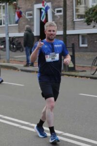 Remon-doet-mee-aan-4-mijl-Groningen-foto-5